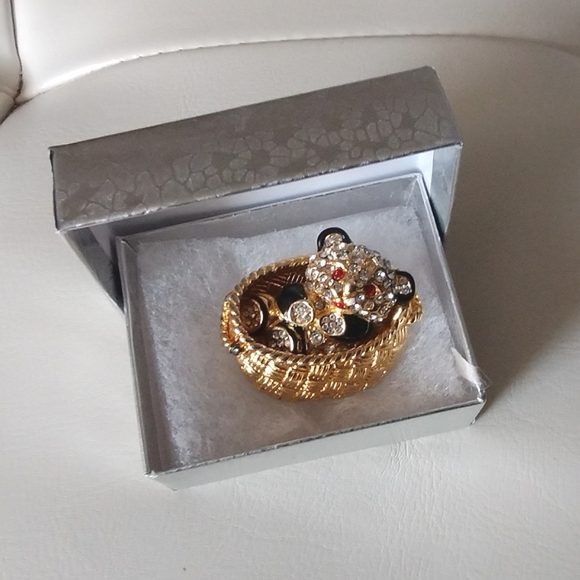 Panda 🐼 Pave Encrusted Rhinestone Enamel Brooch - Picture 6 of 11